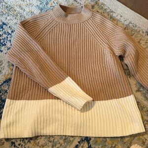 Banana Republic Tan and Cream Color Block Sweater. Sz.S